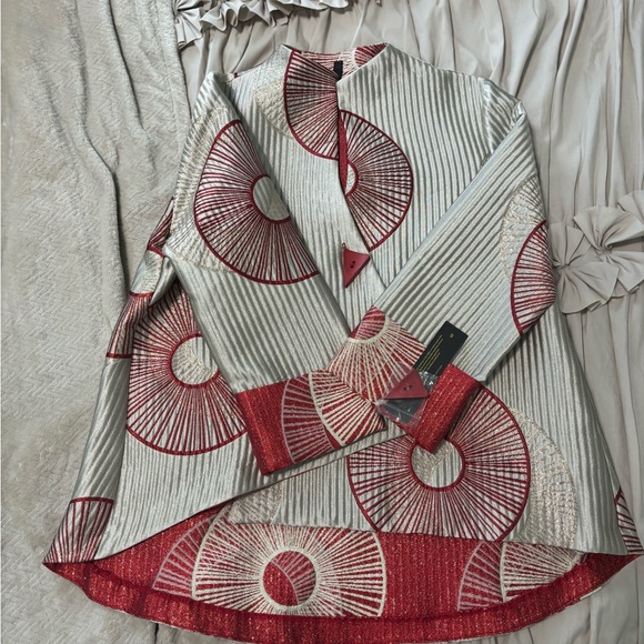 IC COLLECTION Red and White Patterned Blouse - Picture 9 of 10